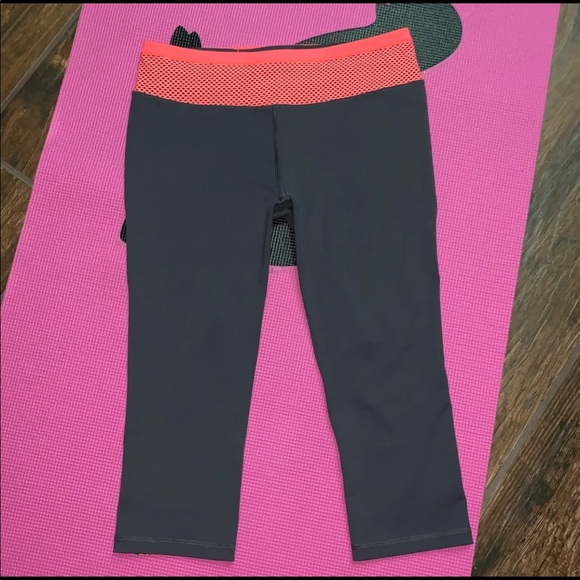 VSX SPORT LEGGINGS ( NEW ) SMALL - Picture 3 of 8